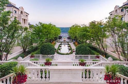 融创玫瑰园95号,融创玫瑰园95号院