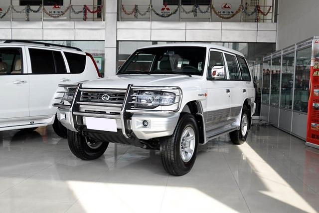 诞生于军工厂,仅卖11万,有人将它比作国产霸道,砸锅卖铁也要买