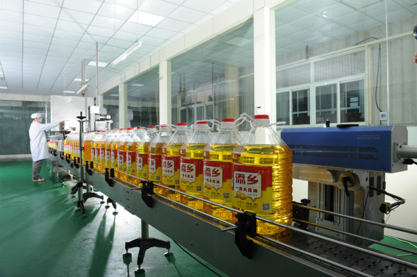 圆厨食用油提醒您：买油先看容量再对价格