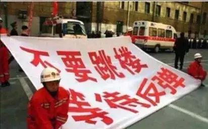 股市指数暴跌超过100点,股市doublekill