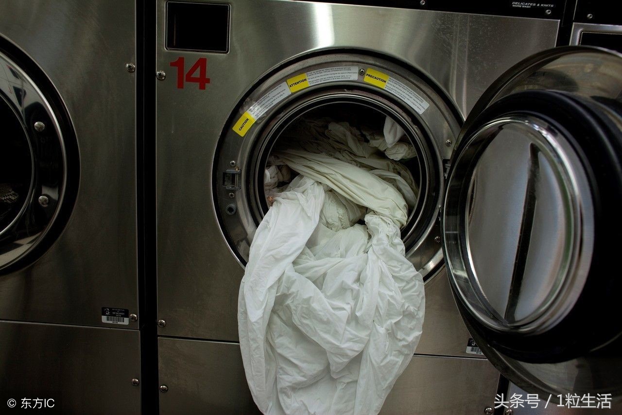 去除床单血渍后床单变白,白床单发黄用什么洗能变白