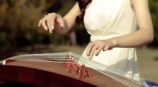 古筝简谱左右手指法,古筝左右手勾托抹托指法练习慢速