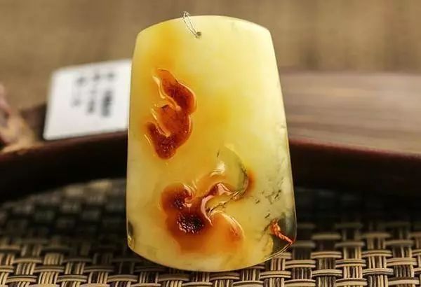 琥珀蜜蜡鉴别真假方法大揭秘,网上买的蜜蜡怎么鉴定真假