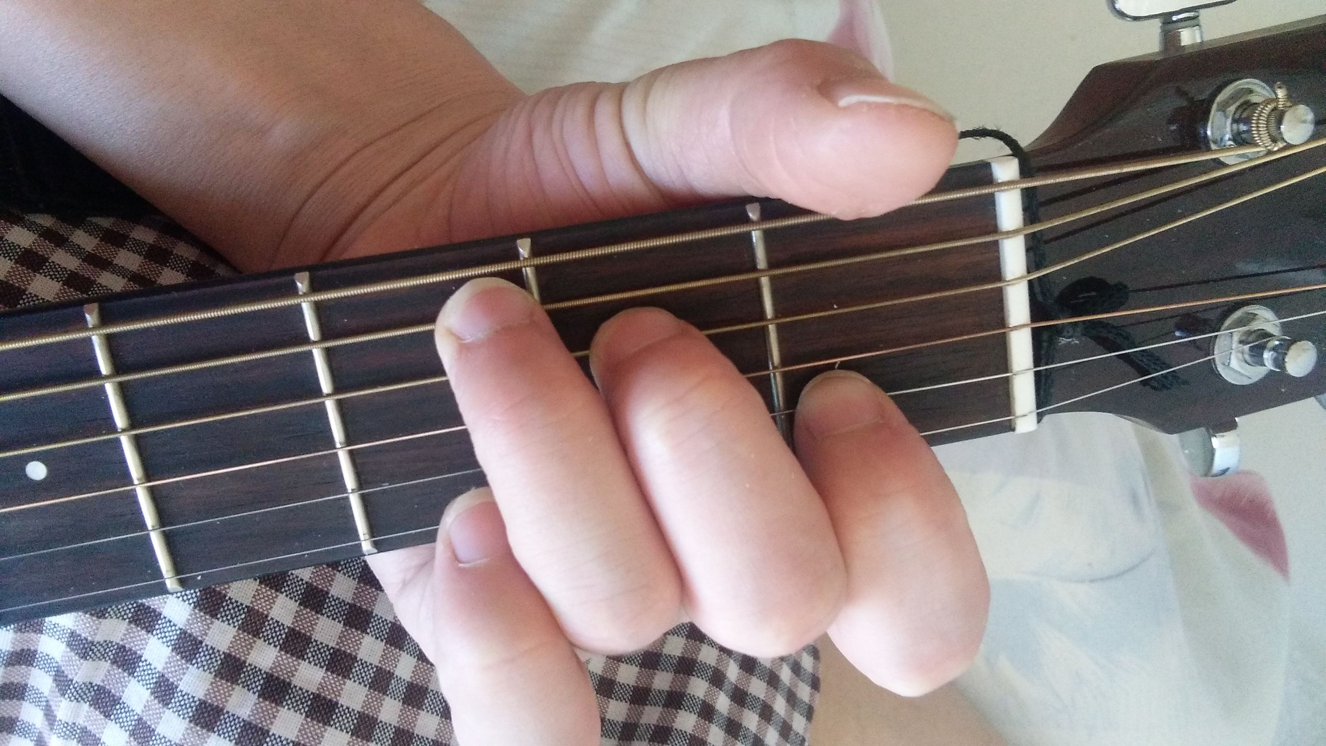 吉他ringringring和弦教学,新手如何正确按吉他和弦