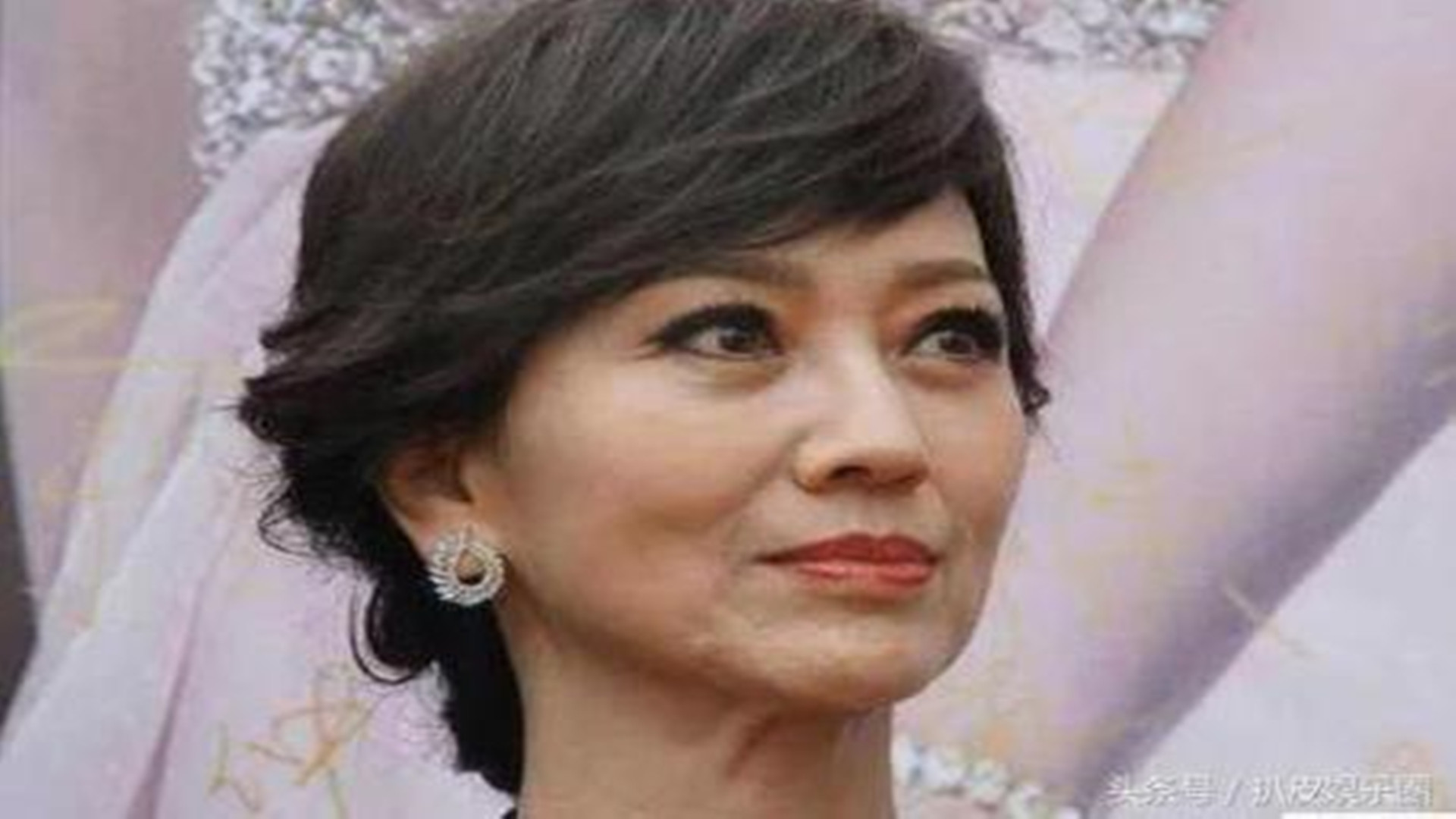 九十年代香港女星的今昔对比,美人迟暮的视频