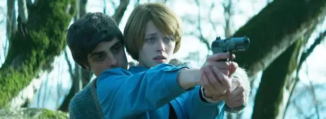 劫持飞机逃亡他国,为自己的自由杀害他人,这和暴徒有何不同!