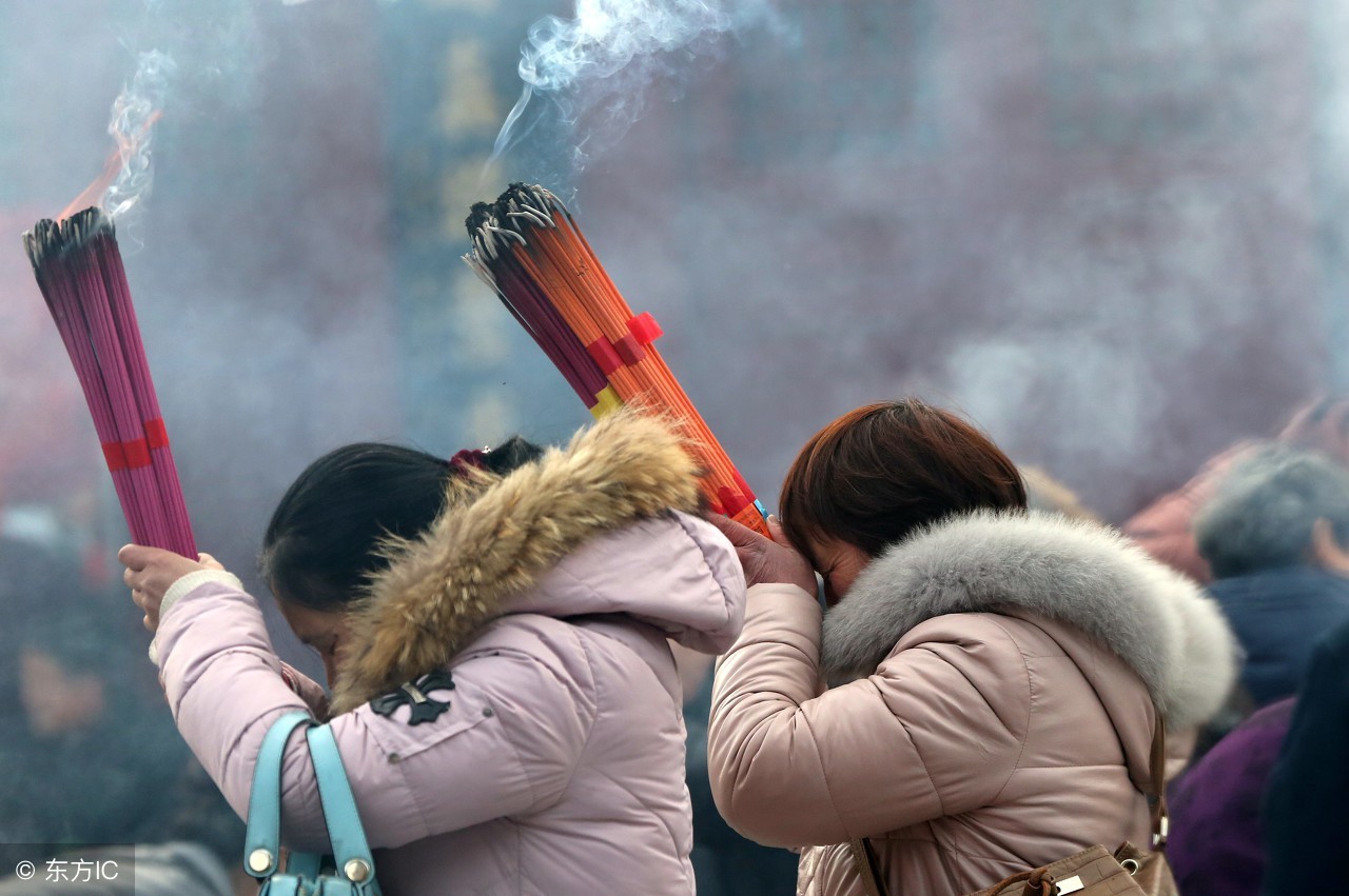 她烧的香，被人拔了，会影响她今年的运势吗？