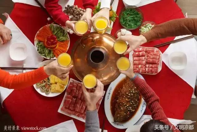 一夜连双岁五更分二年的唯美句子,一夜连双岁五更分二年出自哪首诗