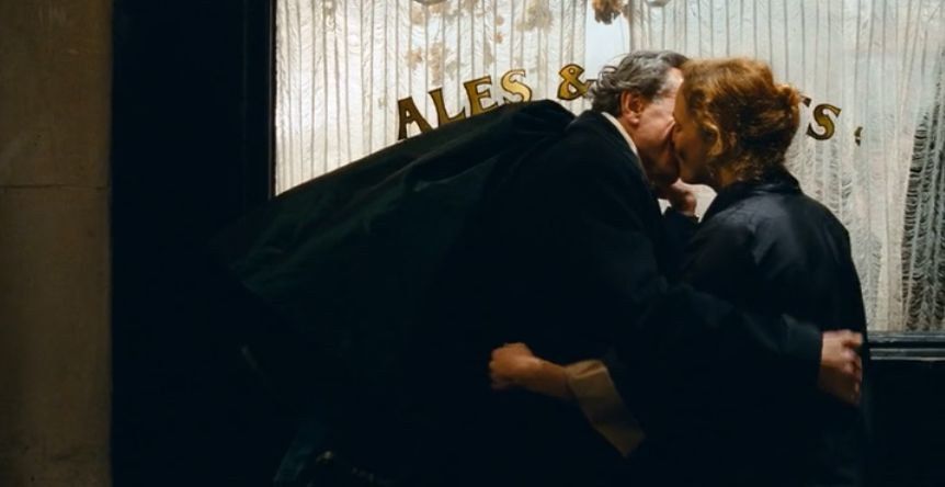 用我的衣服囚禁你，用你的毒药控制我！爱情就是从手到口的征服