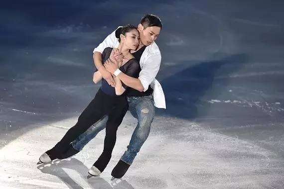 为什么花滑冠军就要散头发,往届花滑冠军