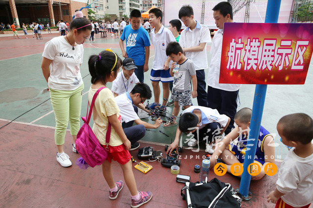 师生办社团活动开放日展示特长