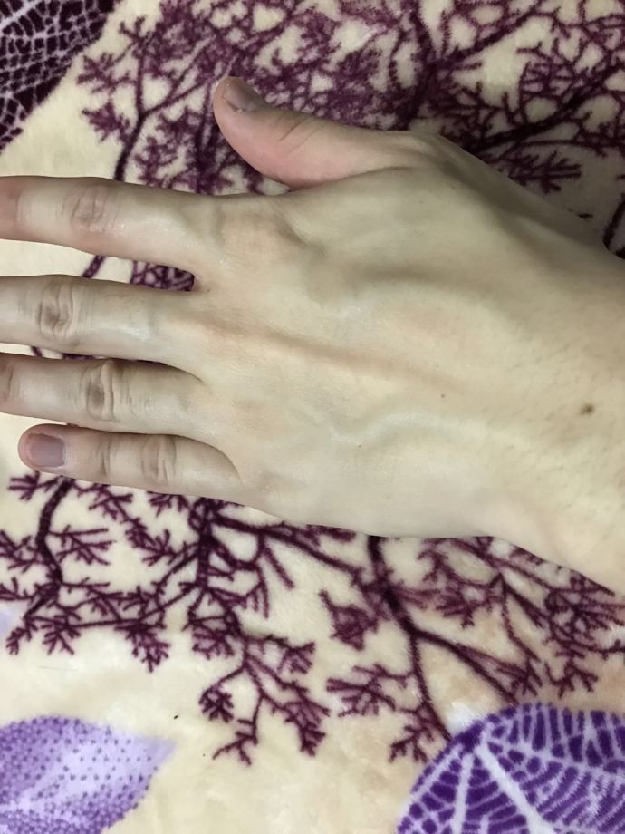 玉兰油空气霜和大红瓶区别,玉兰油空气霜效果怎么样