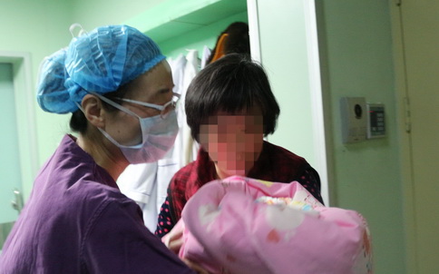 高龄产妇意外怀上二胎,不孕不育却喜得贵子