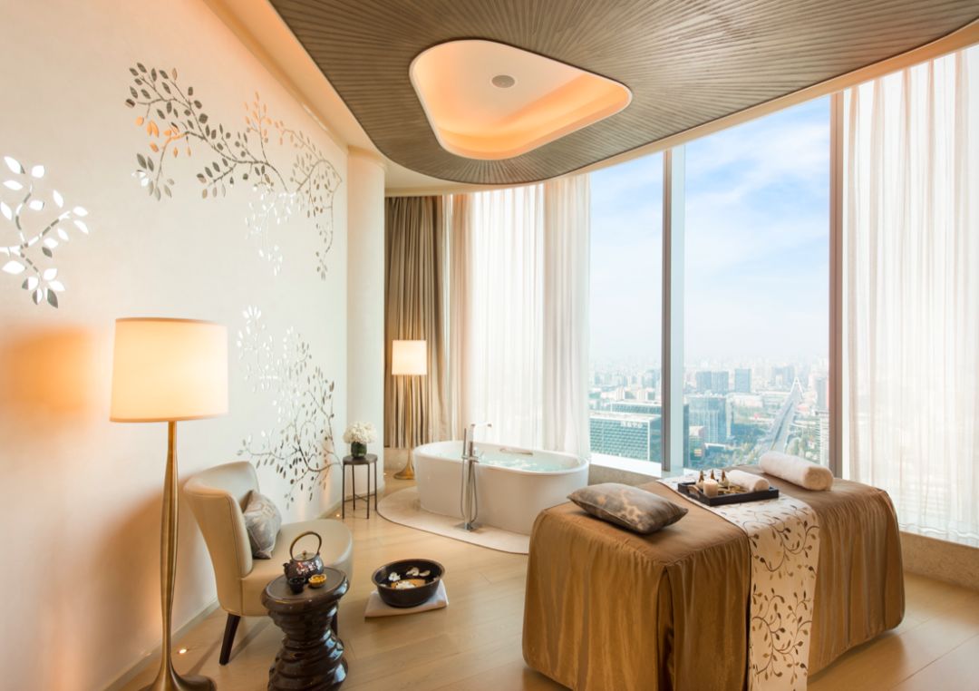 睡进220米高空上的云端酒店，玩转网红LINEFRIENDS乐园，新晋亲子游地标来袭！