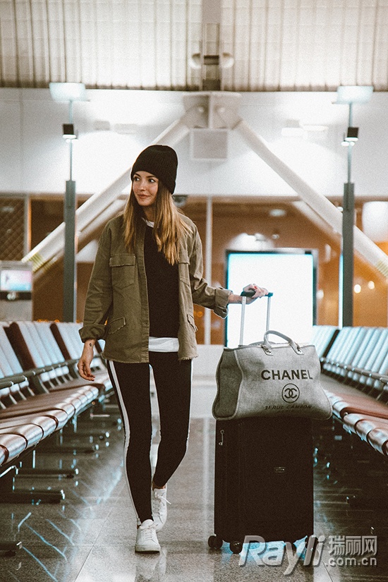 杨紫黑色阔腿牛仔裤,杨紫健身裤