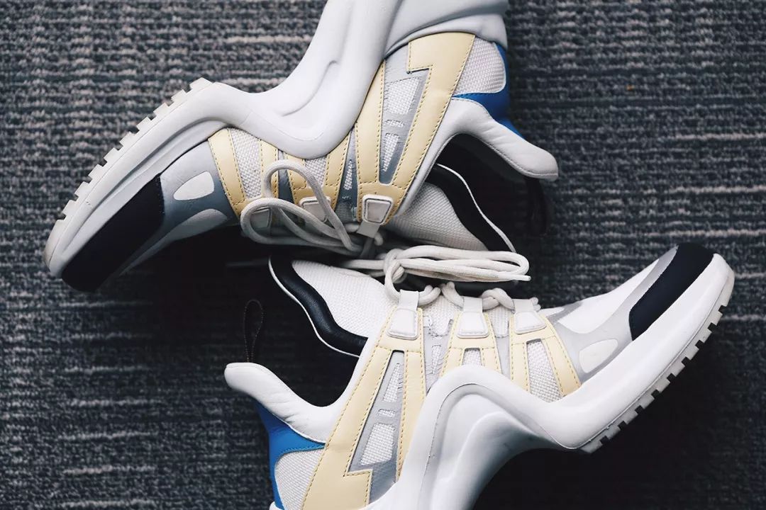 louisvuitton丹宁色运动鞋,louisvuitton老爹鞋多少钱