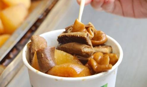 一碗牛杂能在夜市立足几十年,牛杂记忆深处的味道