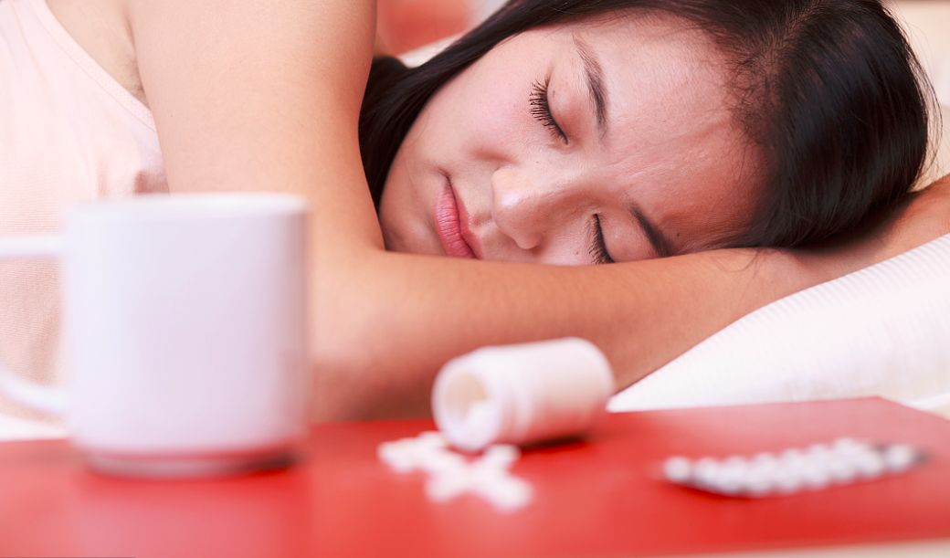 老人经常失眠吃什么食物可以缓解,什么是治失眠的药