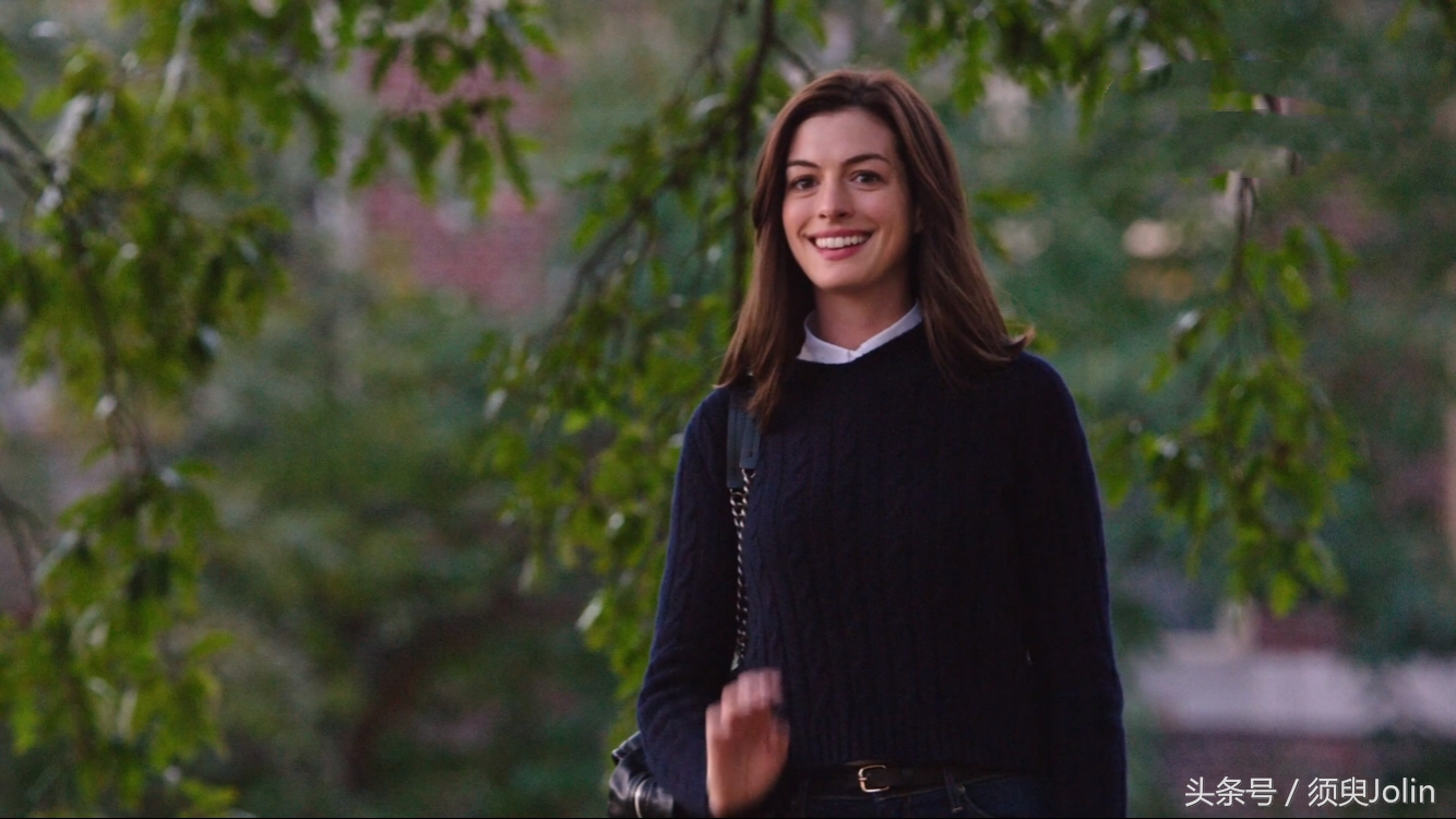 实习生，年轻的安妮海瑟变身创业老板调教退休老人