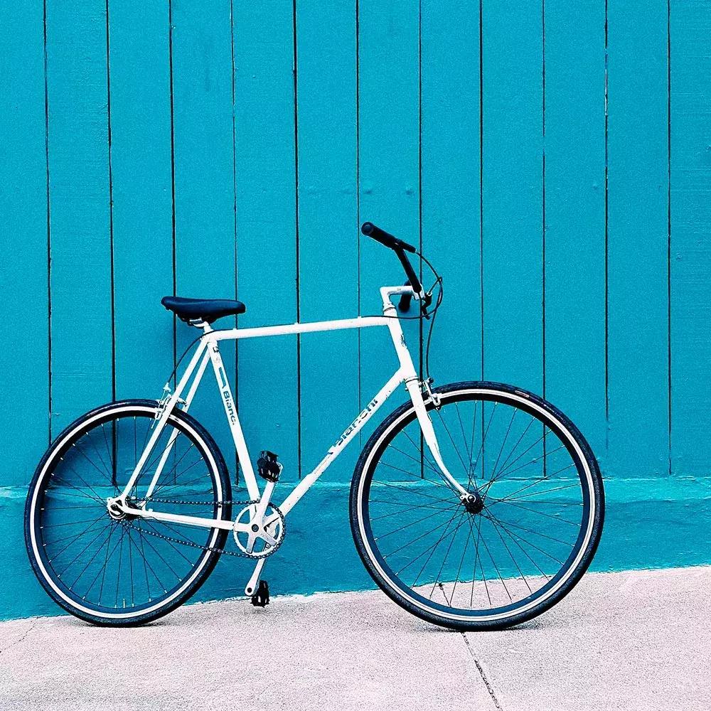 适合当朋友圈背景壁纸的图片,壁纸朋友圈背景图一束光原图