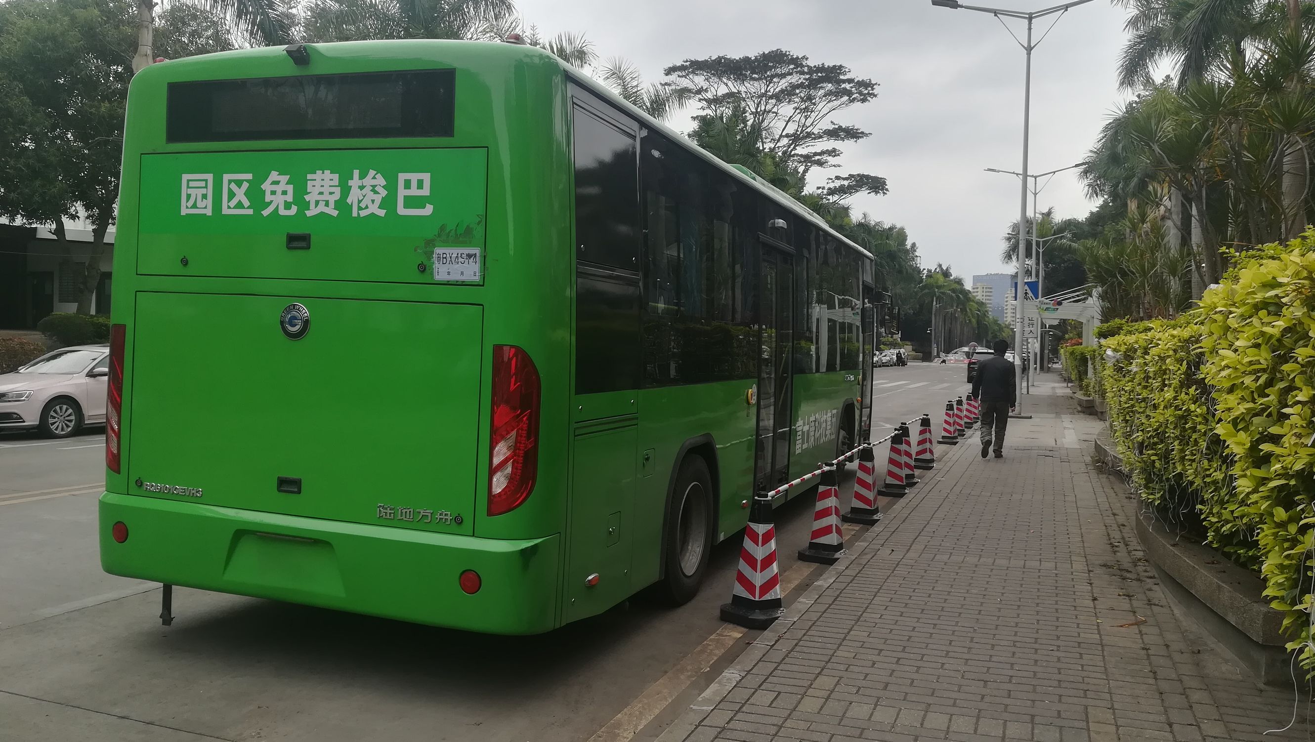 进入龙华富士康的感受,龙华富士康哪里可以进去