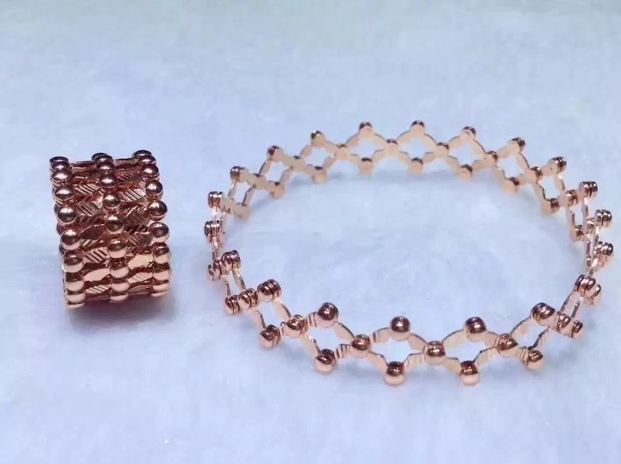 老凤祥时尚k金系列,k金时尚耳环款式