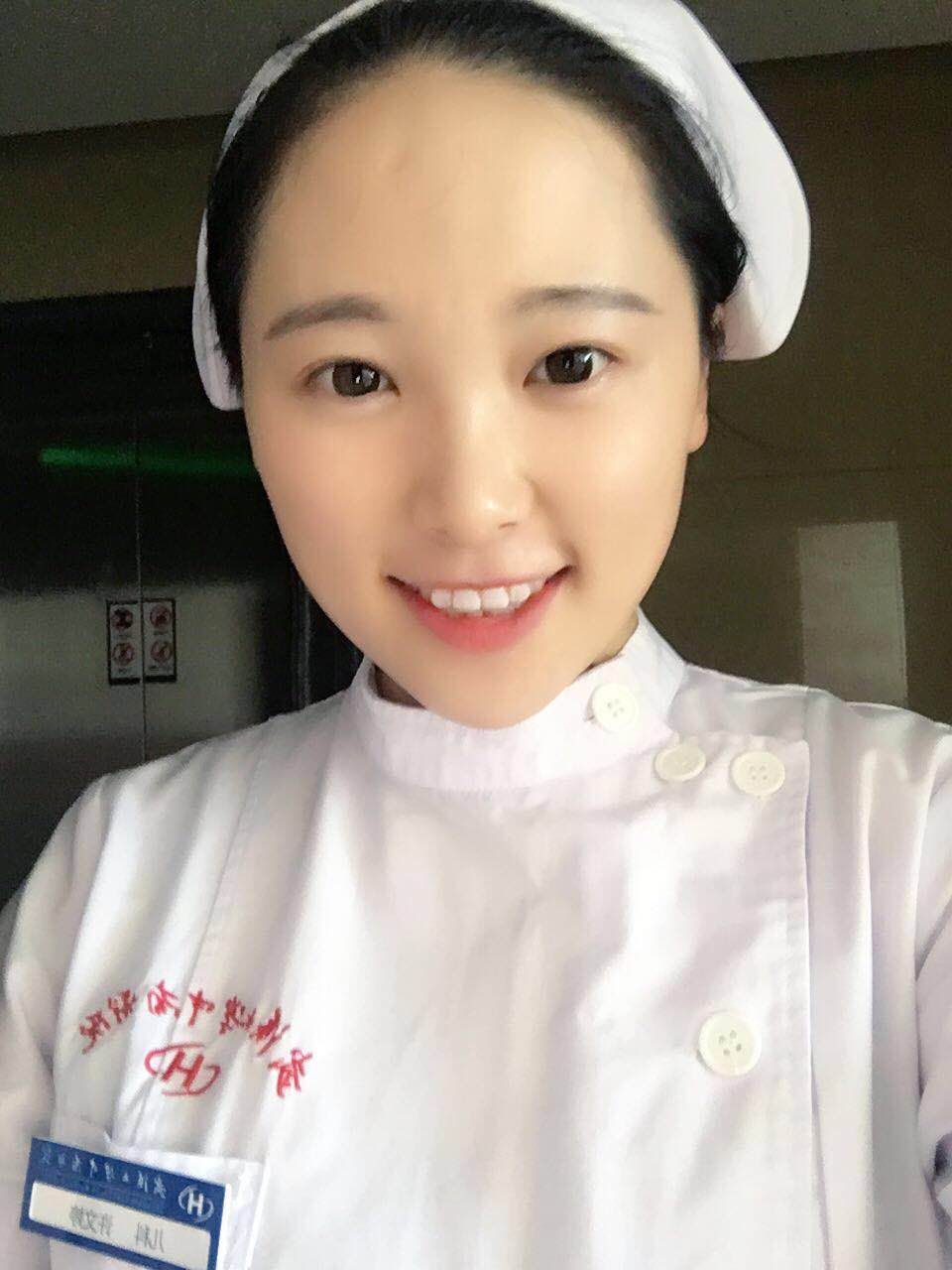 忙到大年初三才回家儿科护士列车上救助生病宝宝