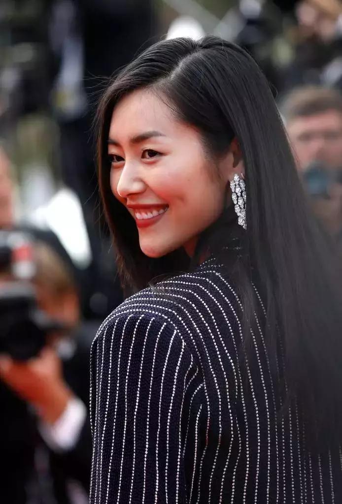 刘雯果然是穿搭高手,刘雯最新日常穿搭图片