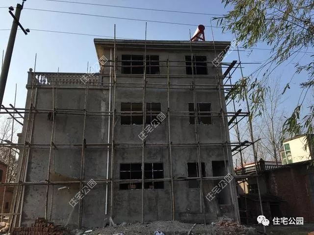 农村建房做真石漆的步骤,农村建房包工头不干了