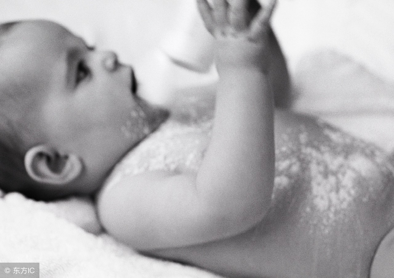 小宝宝能用爽身粉吗,小宝宝可以抹爽身粉吗一岁半