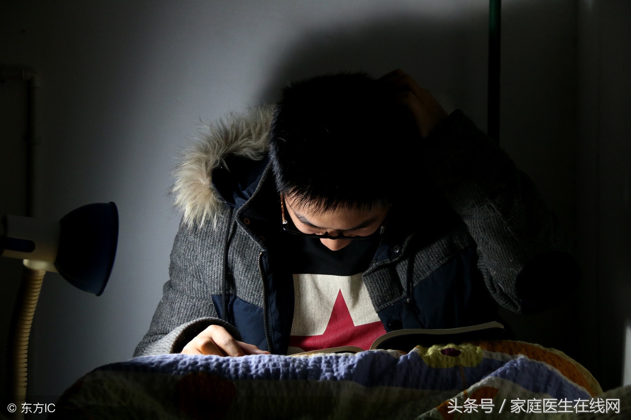 熬夜眼睛的红血丝怎么去除,熬夜红血丝眼睛怎么快速消除