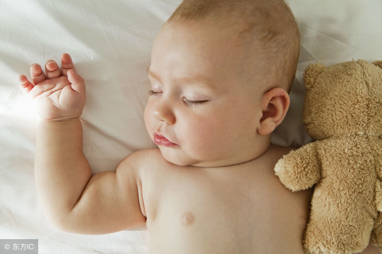 小宝宝能用爽身粉吗,小宝宝可以抹爽身粉吗一岁半