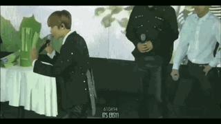 弱弱的问一句，头条有「灿白*党**」吗？