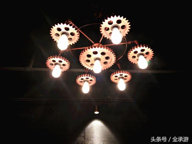 吃烧烤遇上路边歌唱,吃在承德