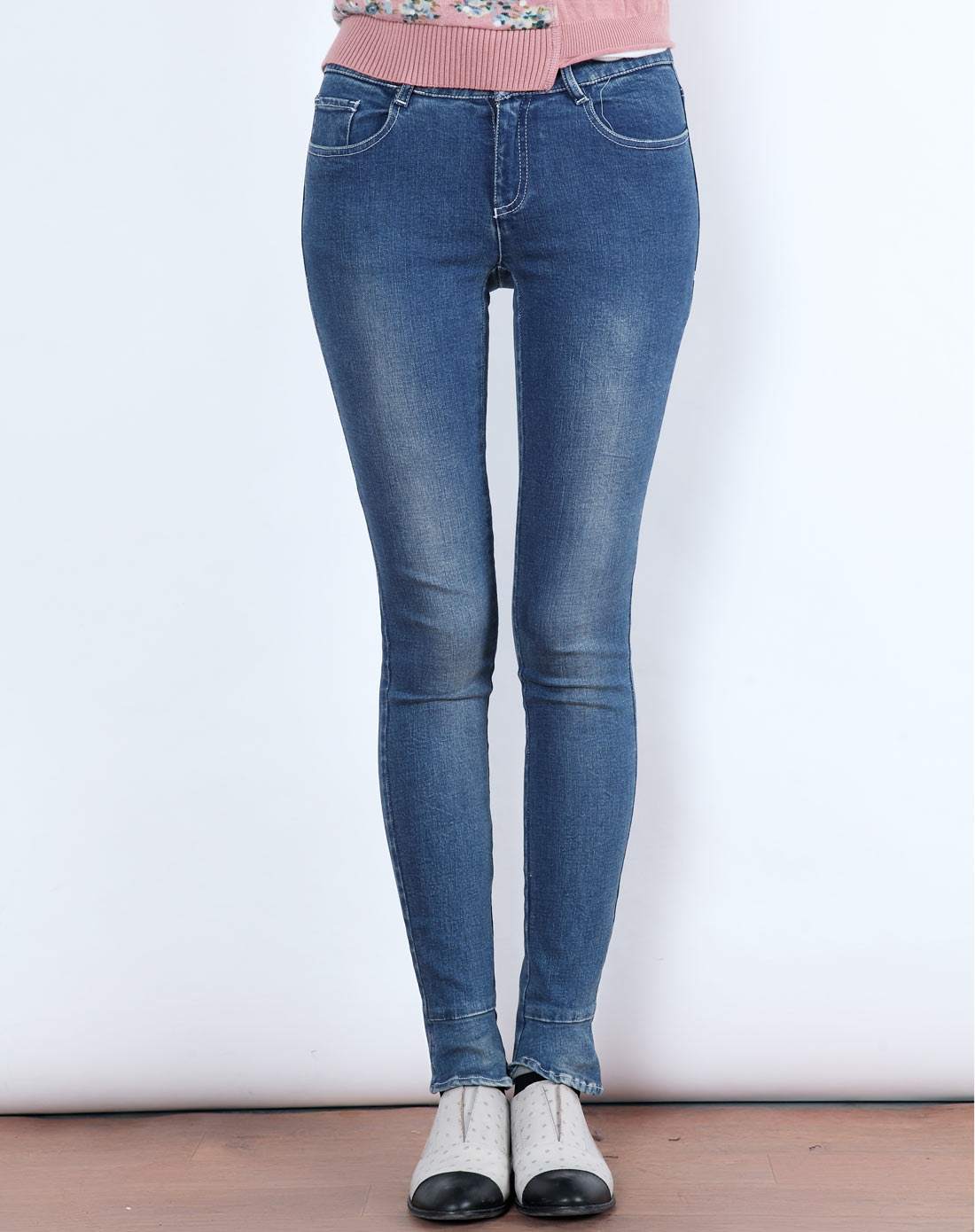 新鞋磨脚时间长了还会磨吗,新鞋磨脚后跟是什么问题