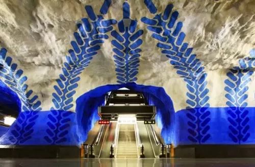 地铁外面广告是怎么弄的,地铁里你不要眨眼睛的广告