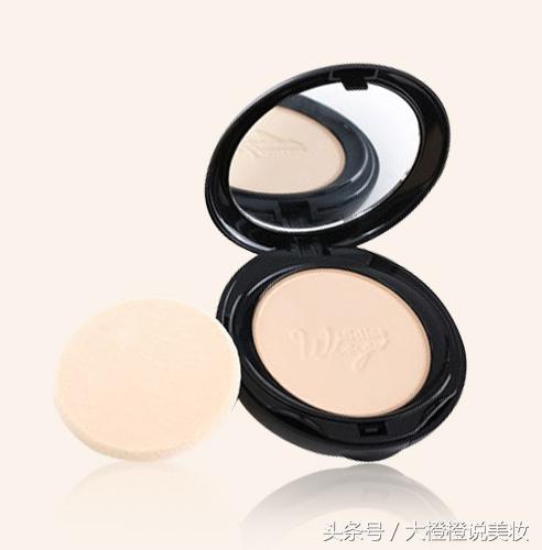 粉底液粉饼气垫bb使用顺序,气垫粉饼粉底液哪个遮瑕力强