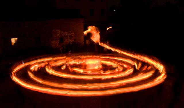 元宵节除了吃元宵还吃什么呢,元宵节要玩些什么