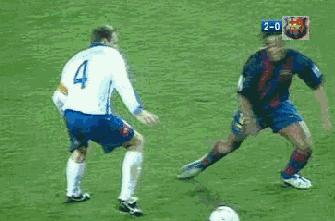 足球十大过人经典动作,足球最简单的过人动作小孩子