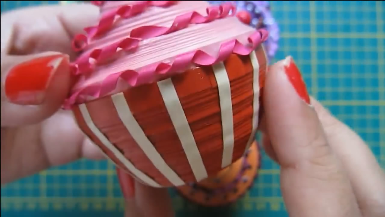 制作七彩爆浆蛋糕,七彩蛋糕做法简单又漂亮