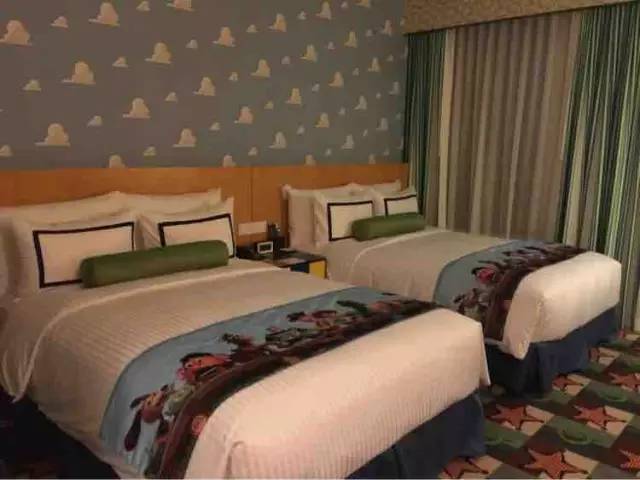 跟着朵拉去探险英文,迪士尼上海儿童游玩攻略