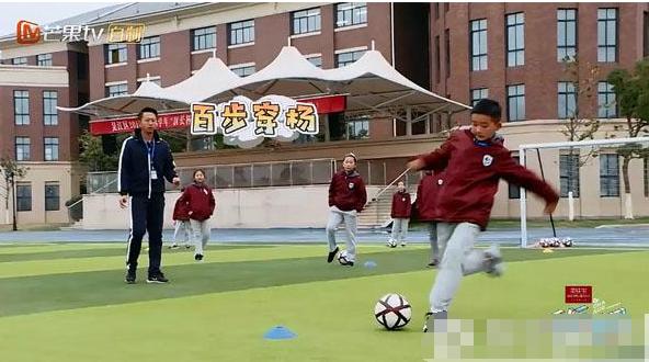 孙家儿子初展足球天赋《变形计》顾苏城换零食被指责