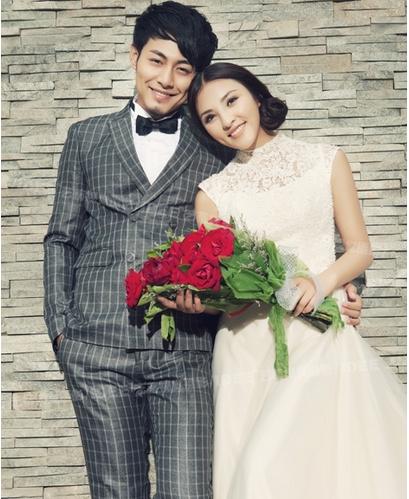 朝阳公园城堡婚纱照姿势大全,婚纱照外景河边拍照姿势大全