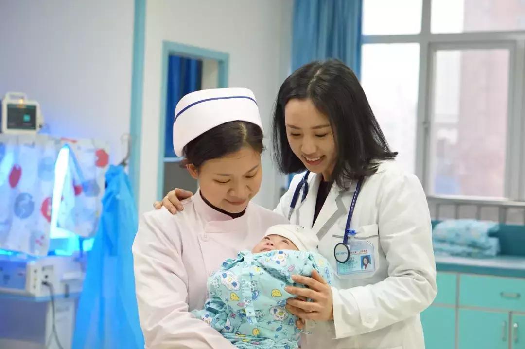 婀栧崡鏄ュぉ璧翠竴鍦鸿姳娴风殑绾︿細,涓囩墿澶嶈嫃缇庝附鑺辨湹