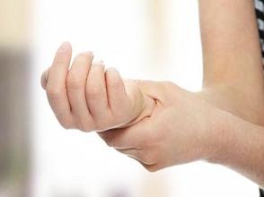 颈椎病压迫了神经严重吗该怎么办,颈椎病压迫神经根和硬膜囊严重吗