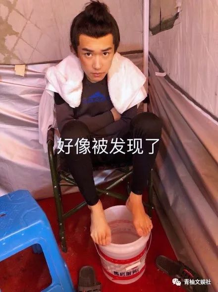 易烊千玺00后领头,易烊千玺00后大佬