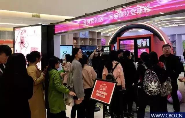 在电商的冲击下实体店该如何生存,实体店真的被电商击垮了吗