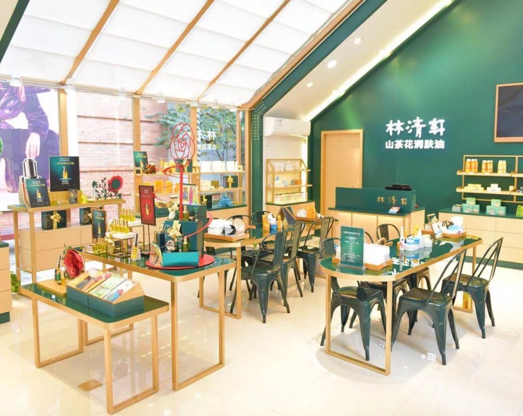 线上线下差点打起来,这个品牌门店成交额却爆增十几倍的秘密是?