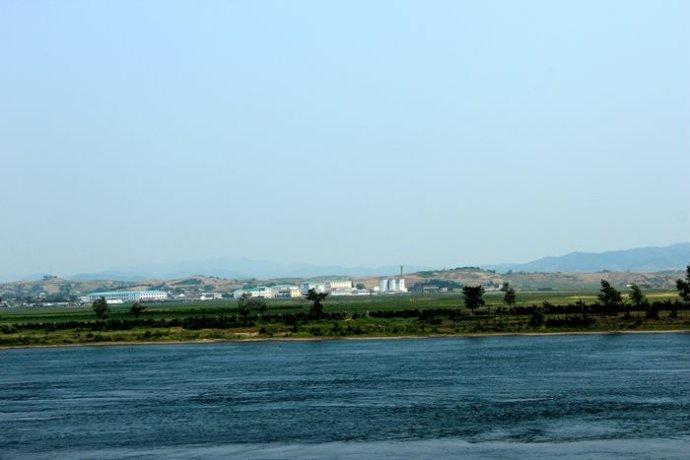 中朝边境美丽的风景,中朝边境桃花盛开的地方