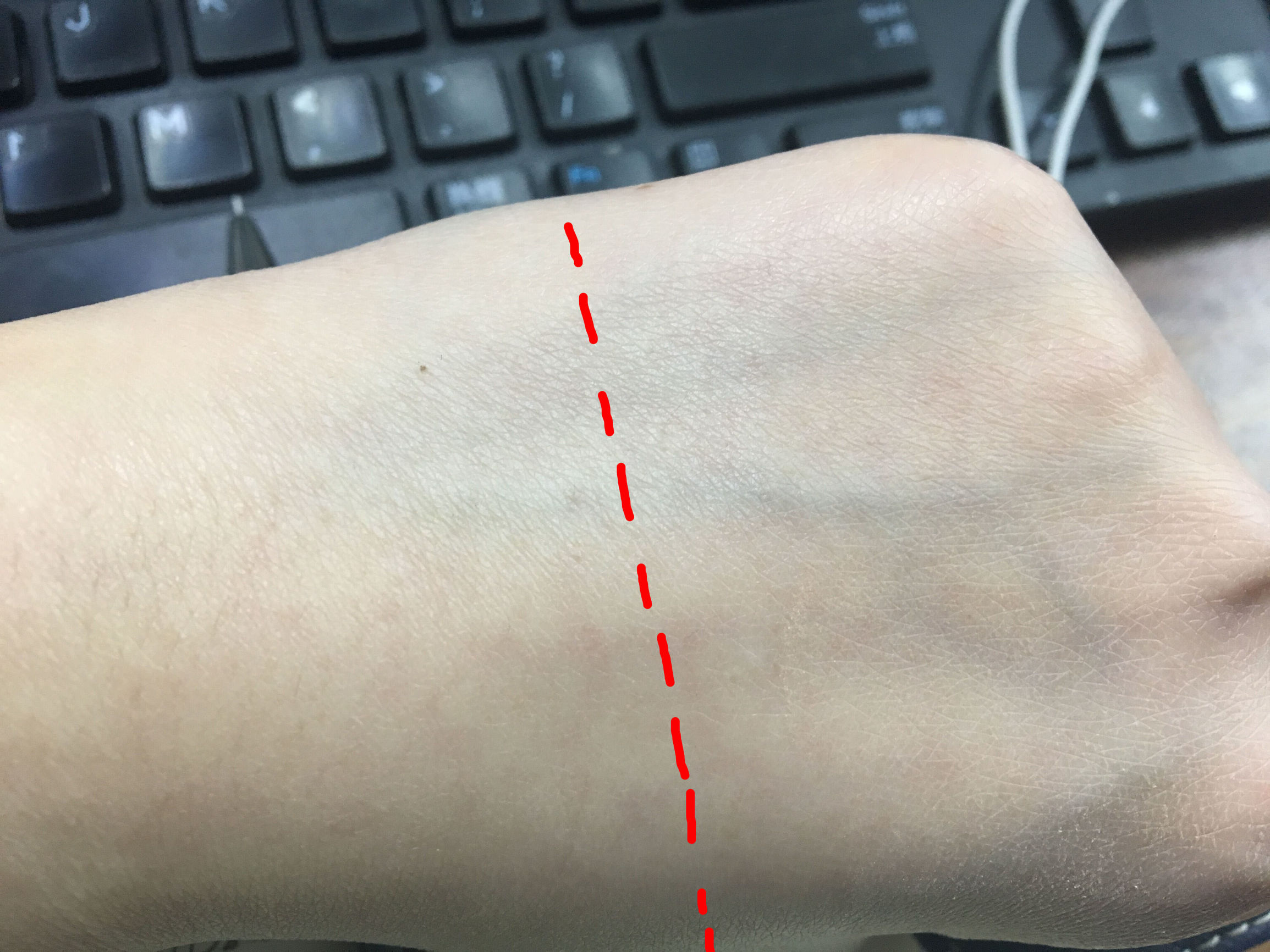 粉底液太干加柔肤乳可以吗,粉底液太干在里面加点水乳